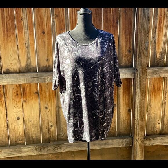 LulaRoe top leaves black purple white short sleeve hi-lo Medium - Picture 1 of 5